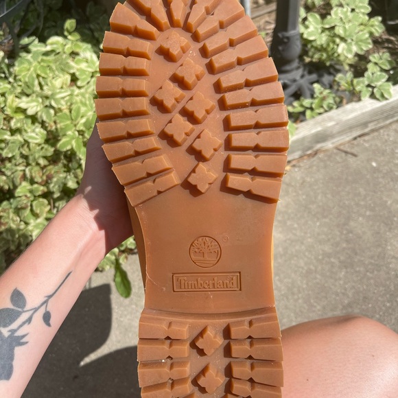 Beige Timberland boots - Picture 4 of 6